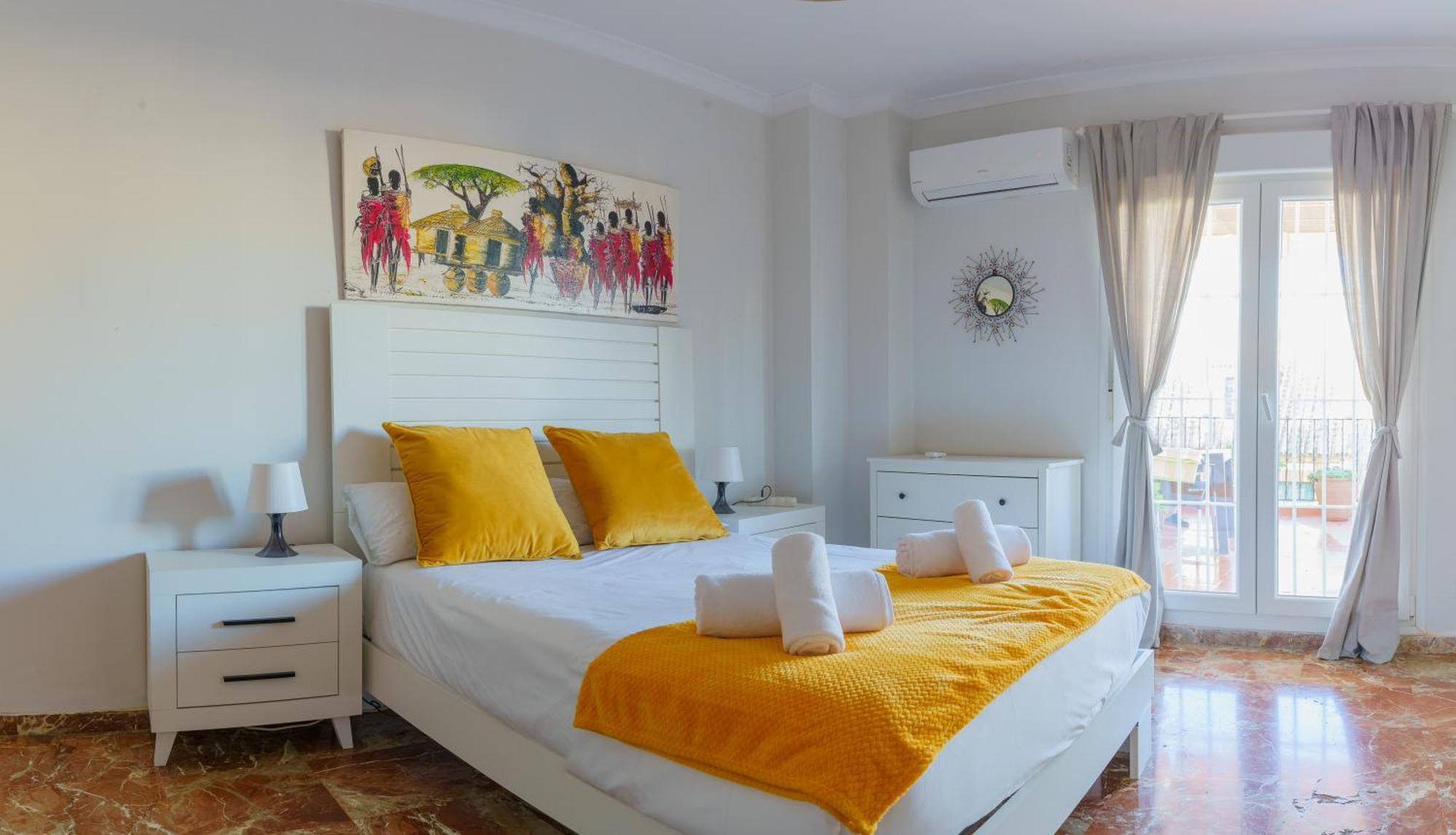 Atico Plaza Cristo De Burgos Apartamento Sevilha